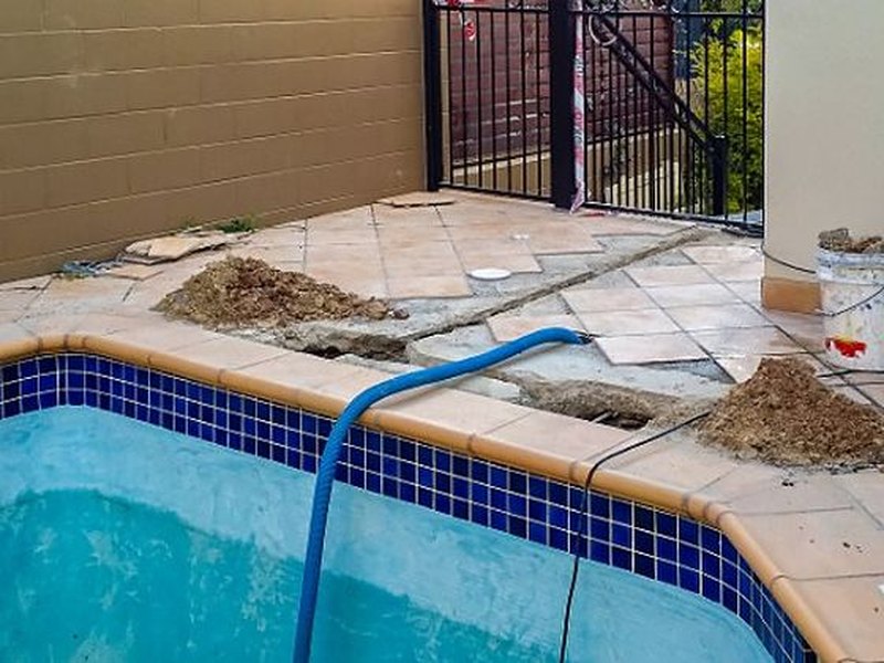 Coronación, escaleras y cubiertas de piscina en Sevilla